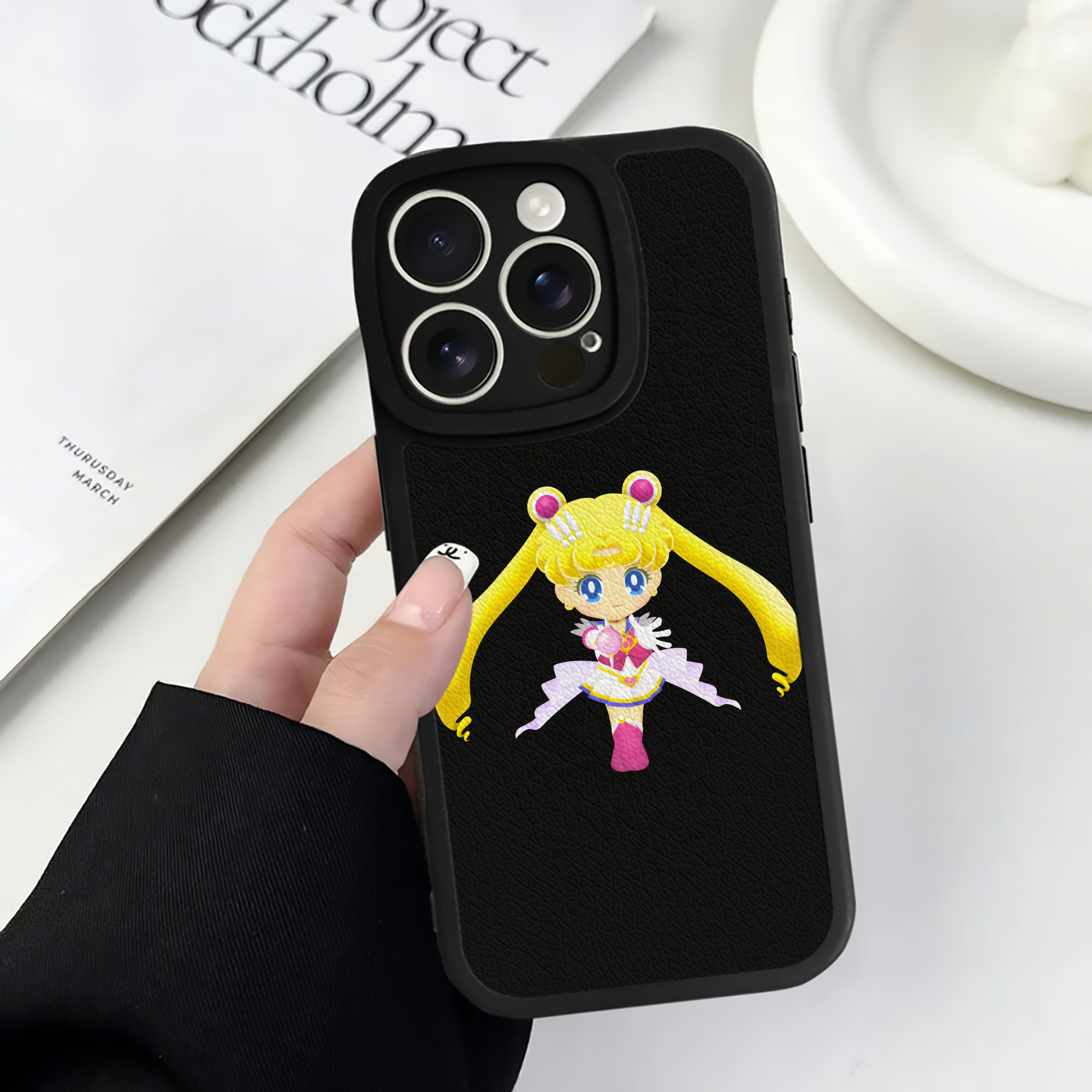 （画像用） 美少女戦士セーラームーン 月野 うさぎ つきの うさぎ Sailor Moon Tsukino Usagi 【iPhone 16シリーズ対応】シリコンスマホケース（レザー調） 材質：シリコン